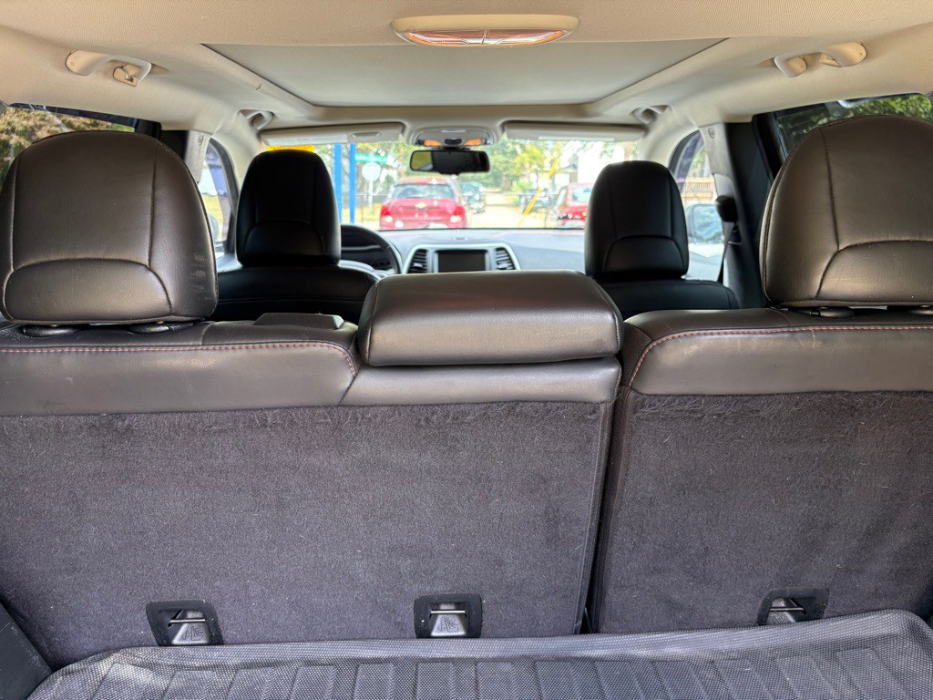 2017 Jeep Cherokee Image 33