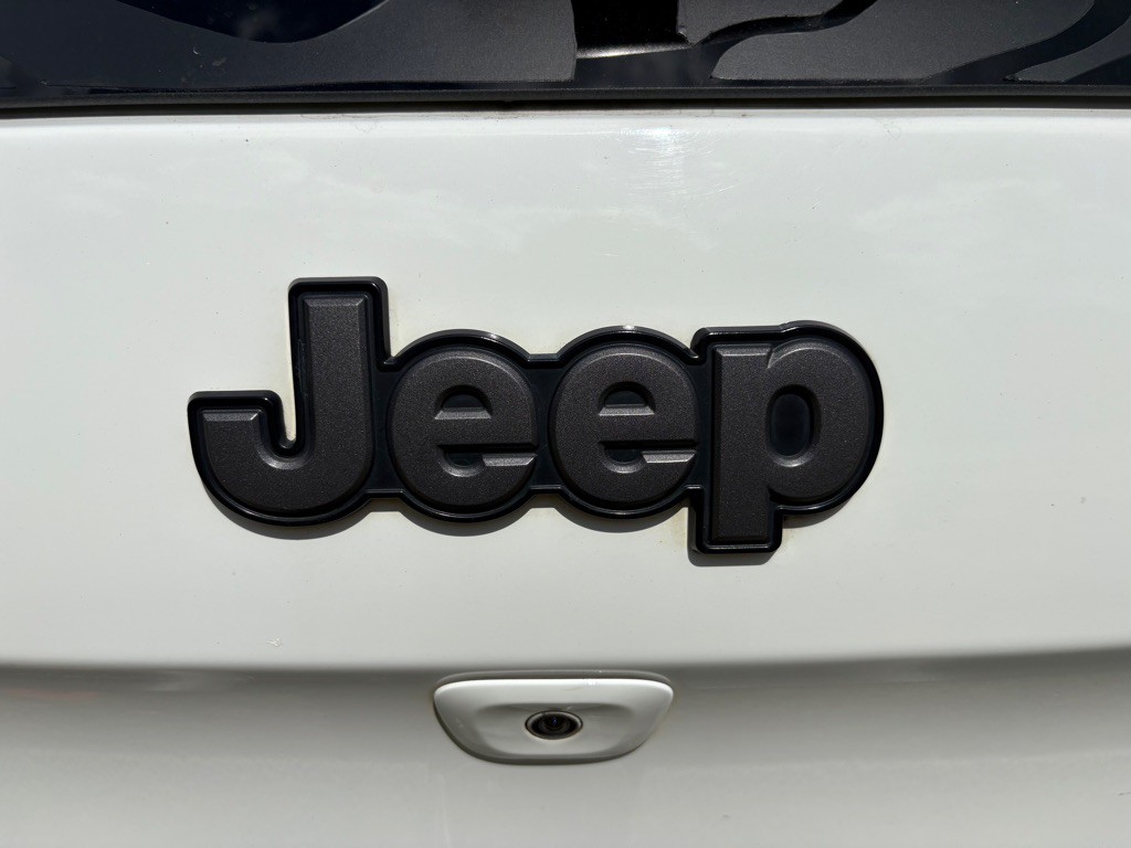2017 Jeep Cherokee Image 34
