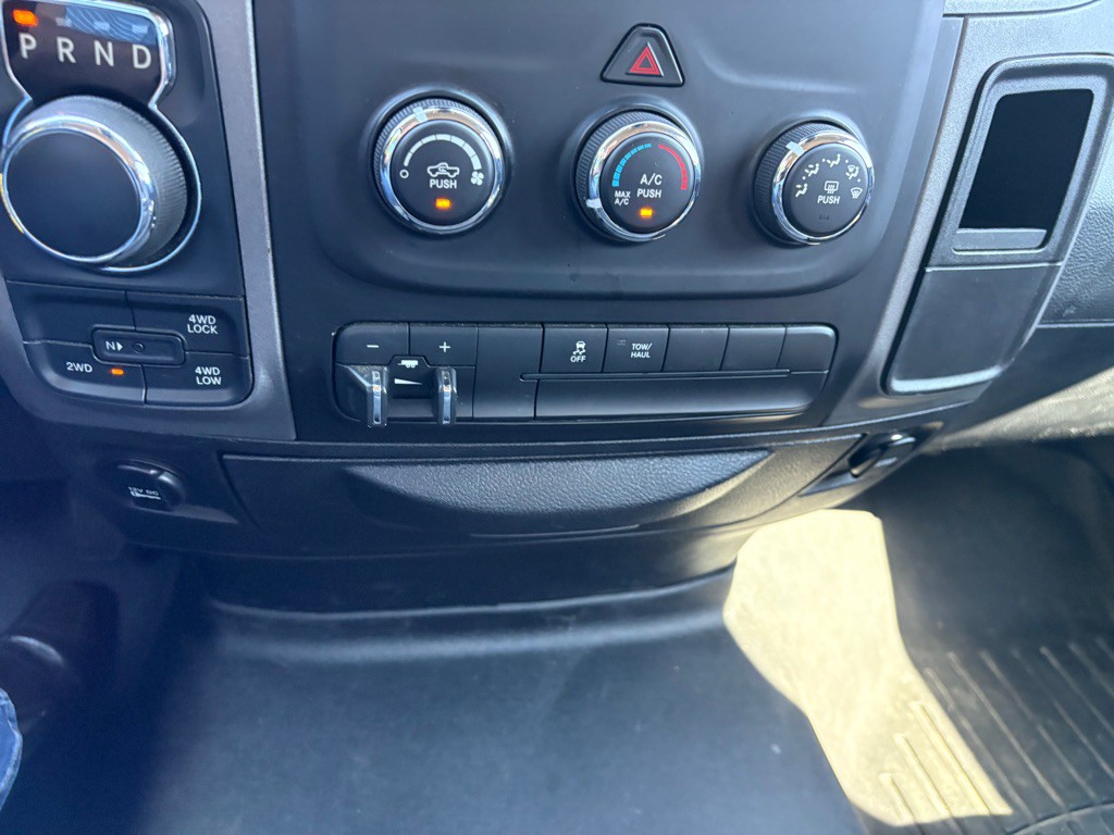 2016 RAM 1500 Image 16