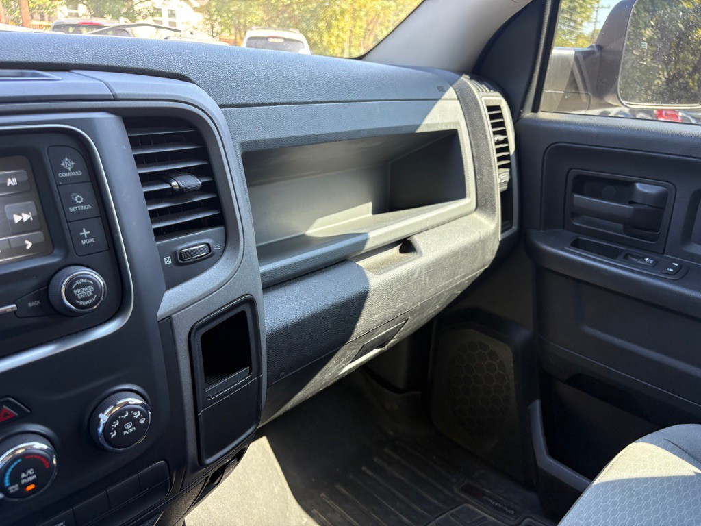 2016 RAM 1500 Image 17