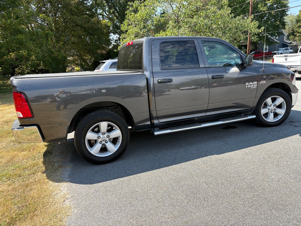 2021 RAM 1500 Image 9