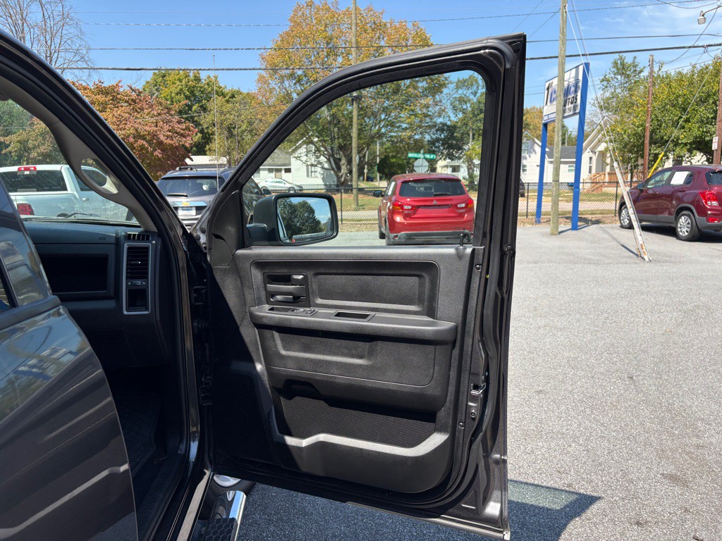 2021 RAM 1500 Image 29