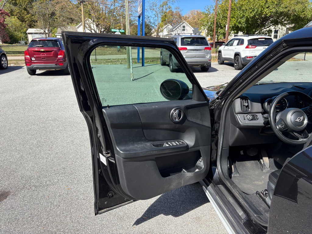 2019 MINI Cooper Image 17