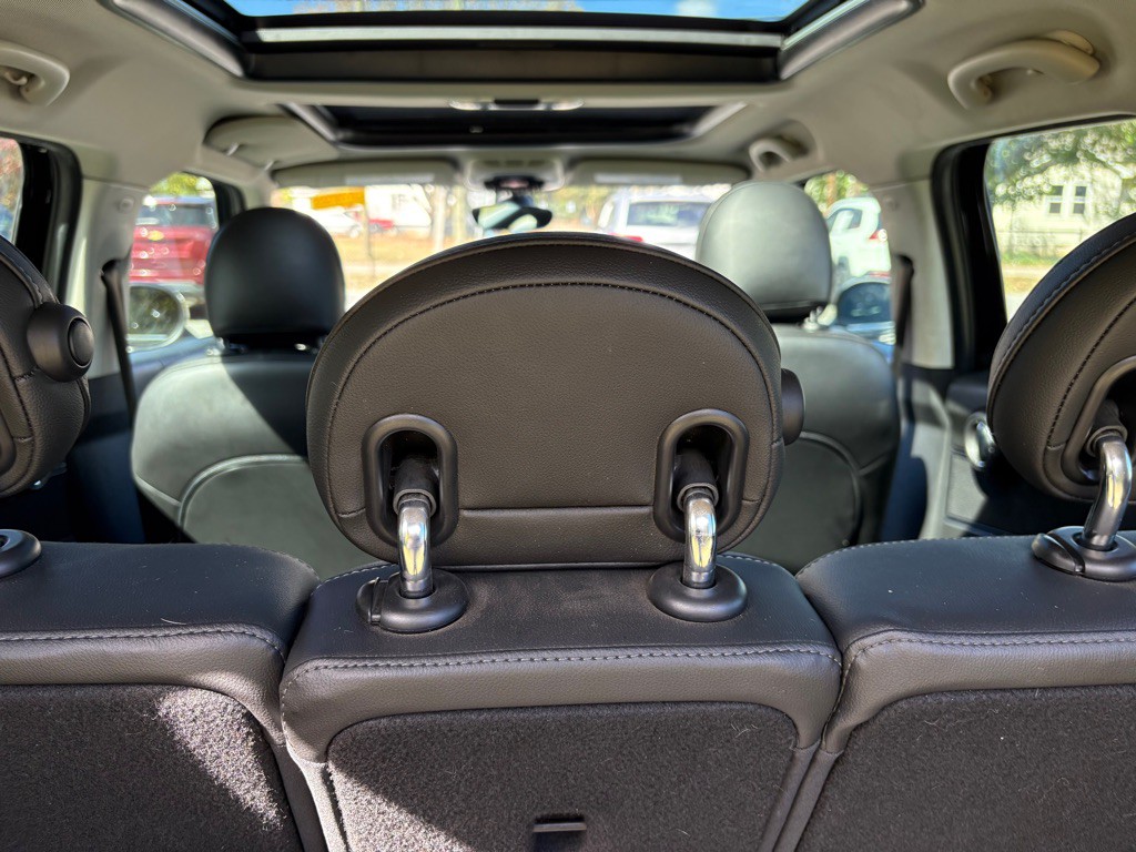 2019 MINI Cooper Image 29