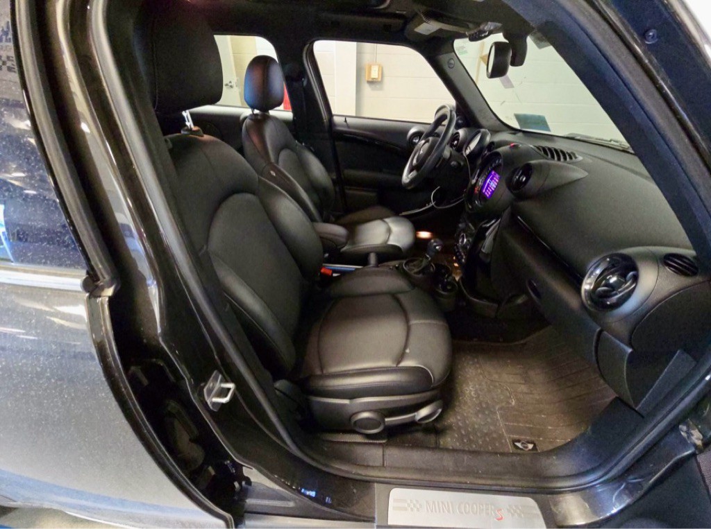 2016 MINI Cooper Image 11
