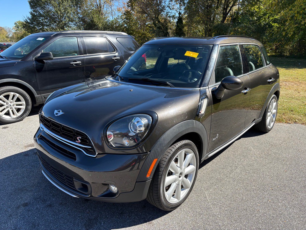 2016 MINI Cooper Image 1