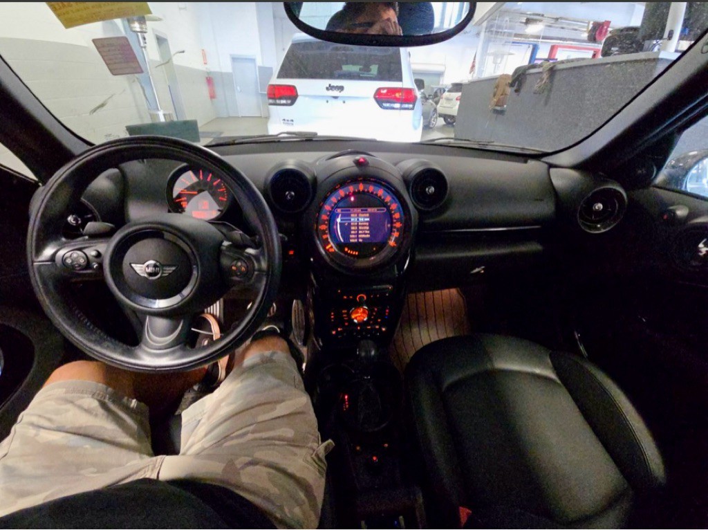 2016 MINI Cooper Image 8