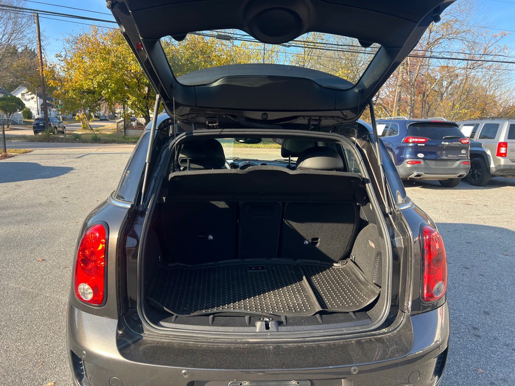 2016 MINI Cooper Image 26