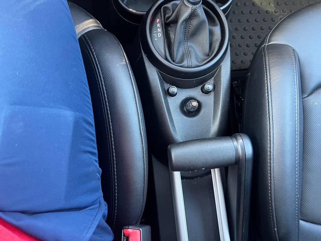 2016 MINI Cooper Image 36