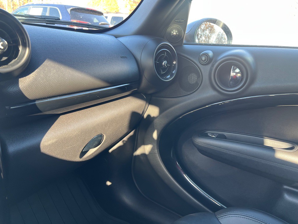 2016 MINI Cooper Image 37