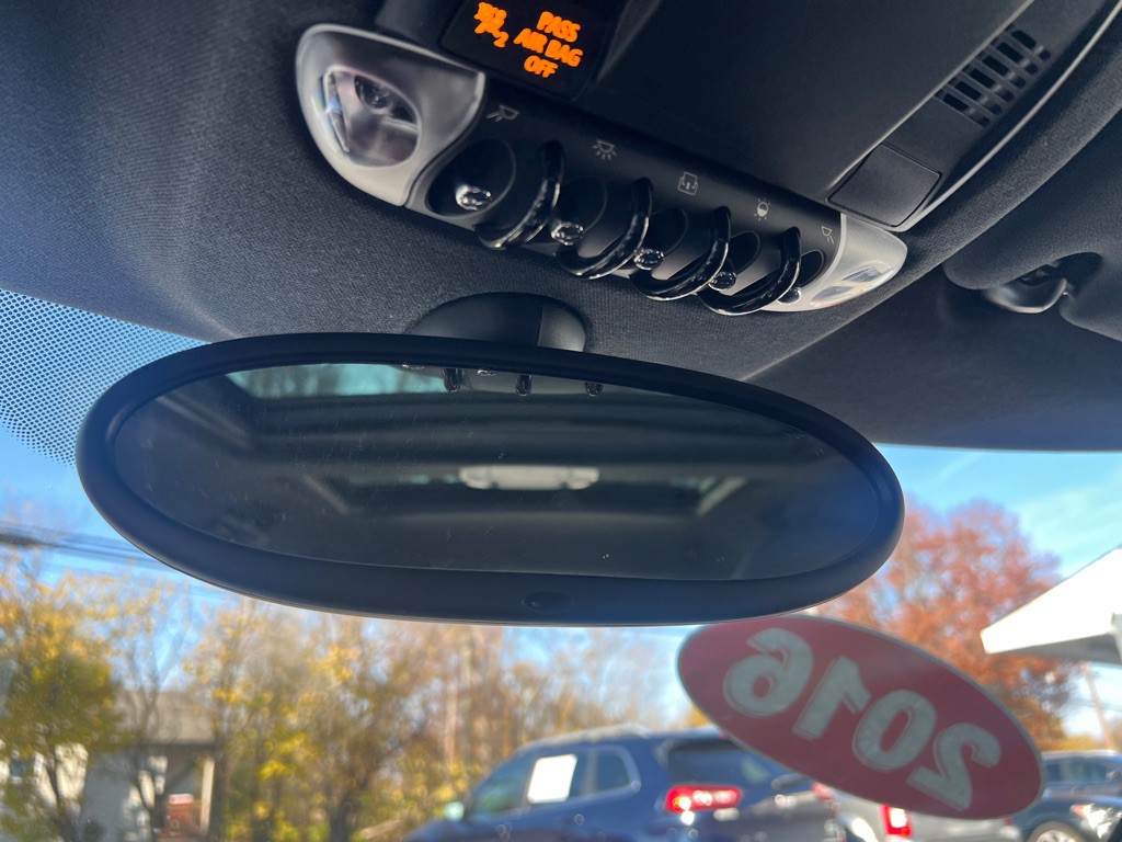 2016 MINI Cooper Image 38