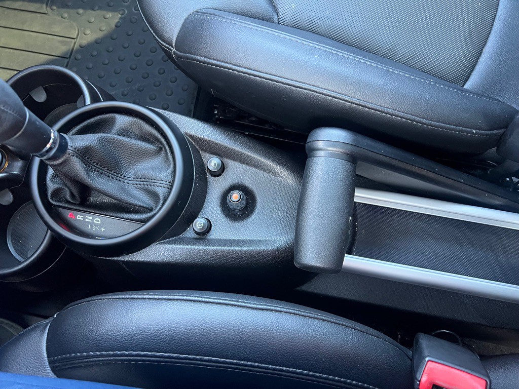 2016 MINI Cooper Image 42