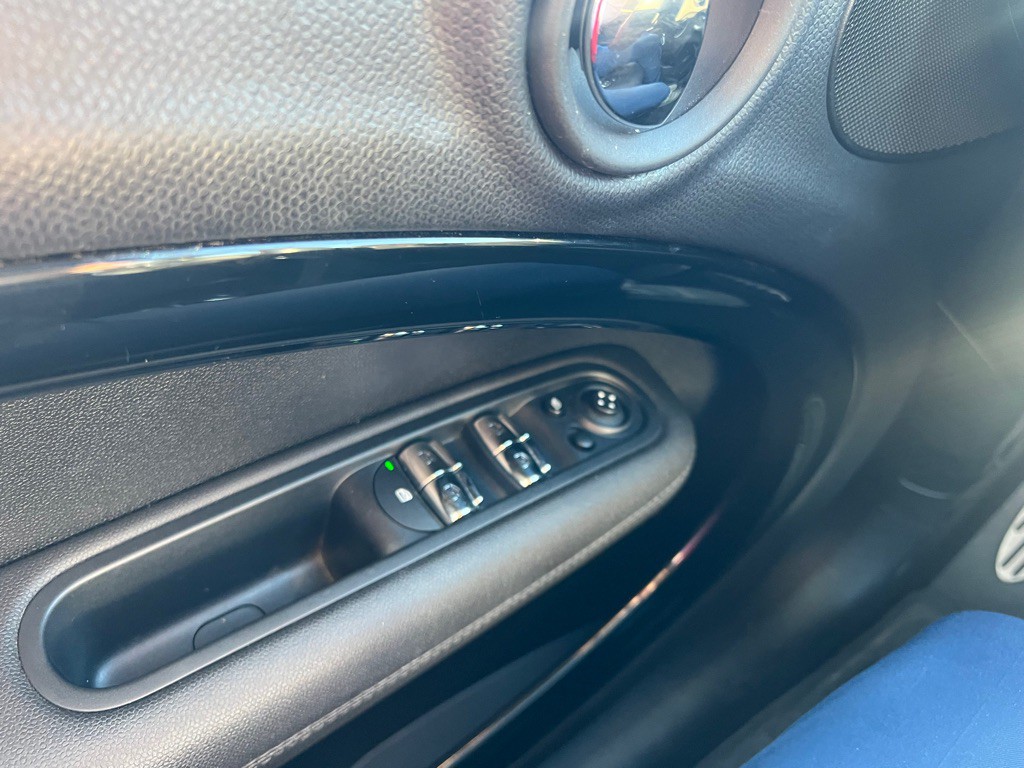 2016 MINI Cooper Image 43