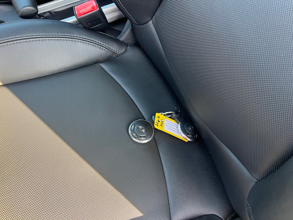 2016 MINI Cooper Image 46