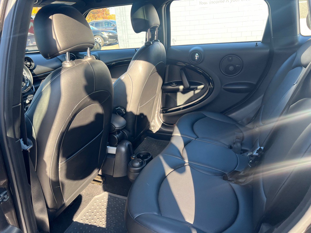 2016 MINI Cooper Image 48