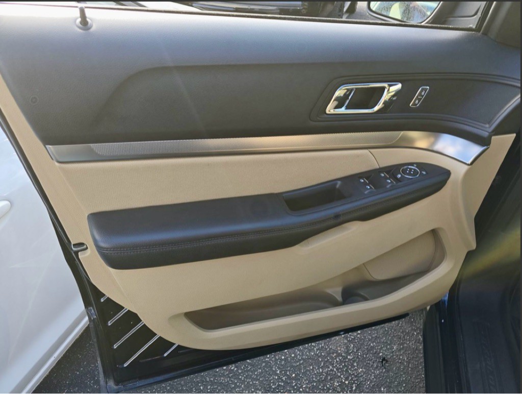 2016 Ford Explorer Image 10