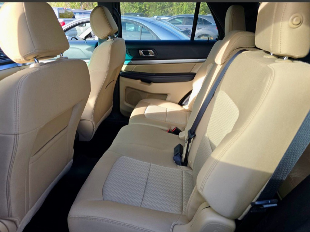 2016 Ford Explorer Image 13