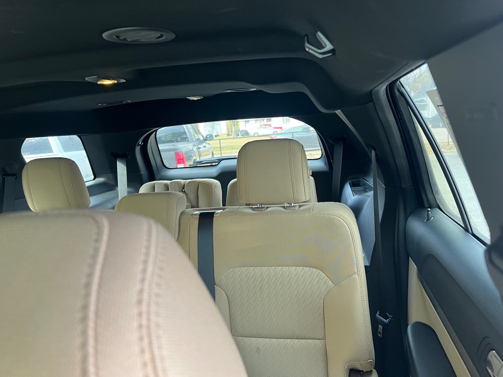 2016 Ford Explorer Image 43