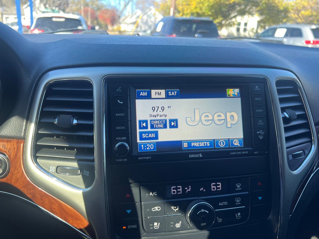 2012 Jeep Grand Cherokee Image 17