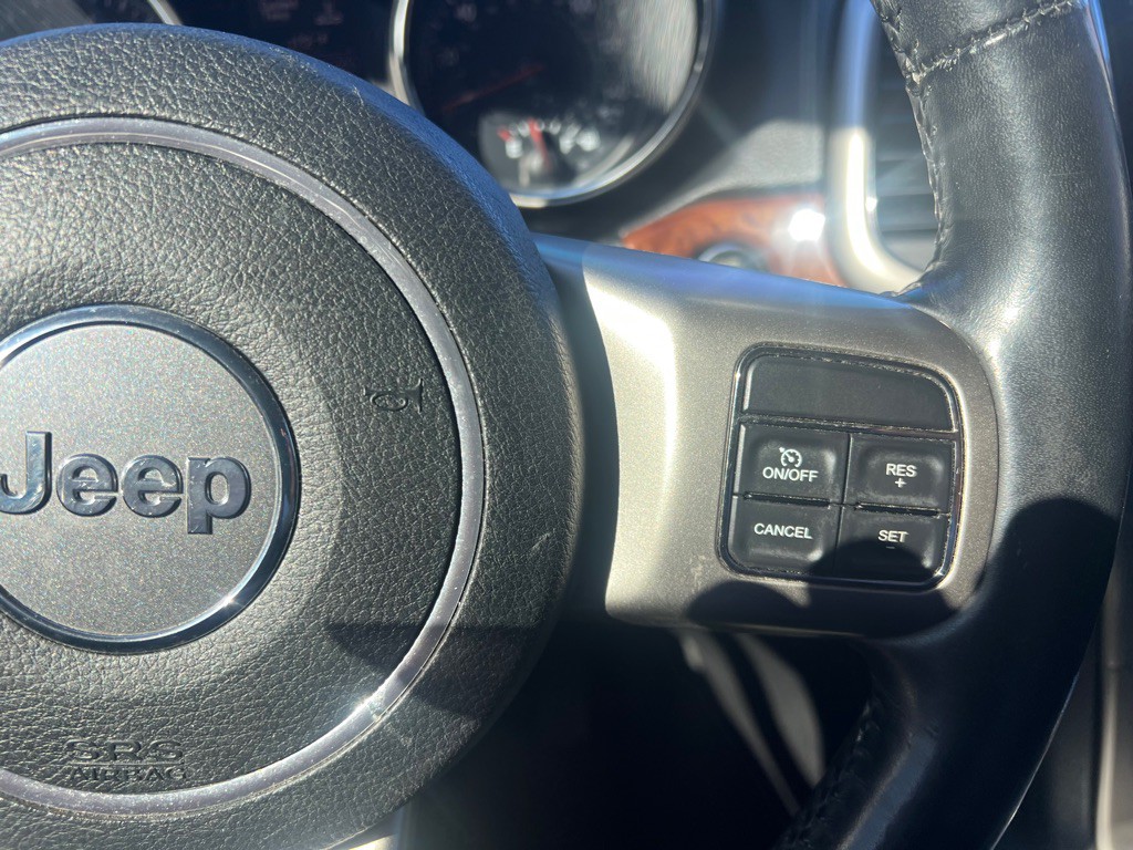 2012 Jeep Grand Cherokee Image 18