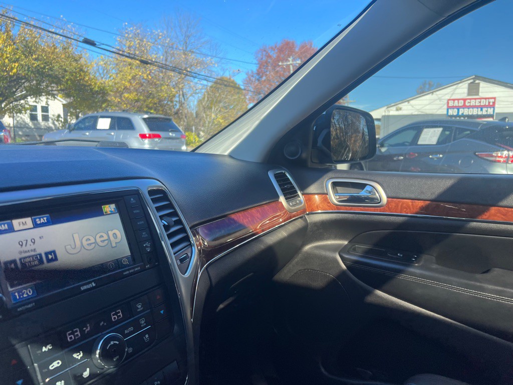 2012 Jeep Grand Cherokee Image 25