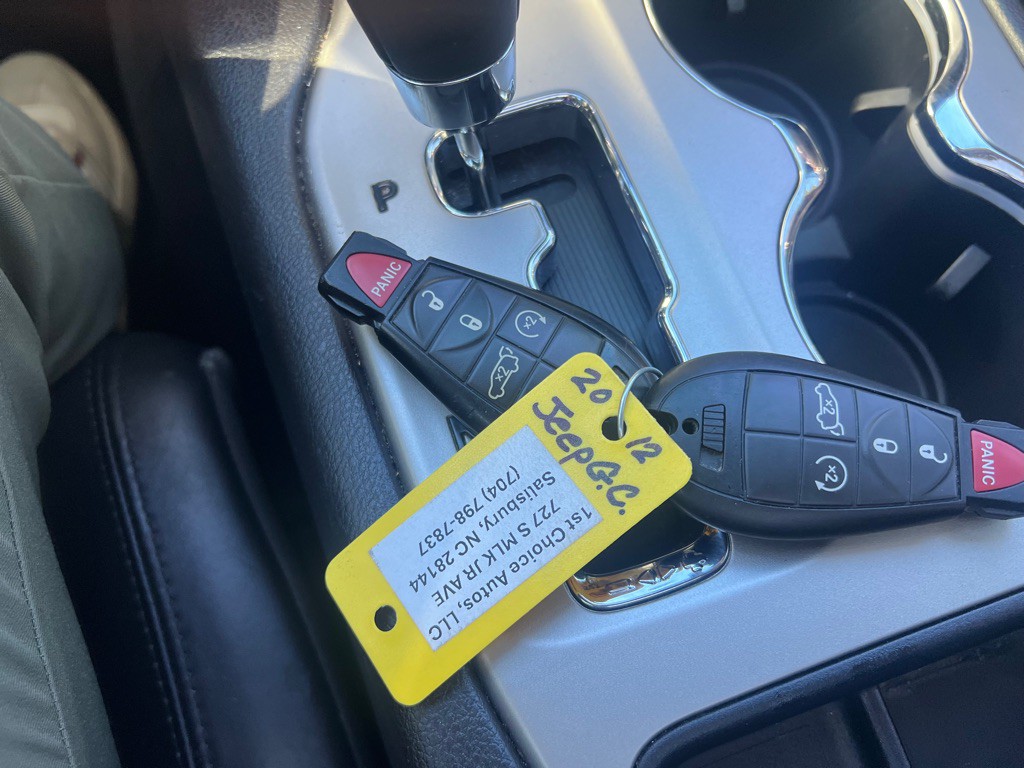 2012 Jeep Grand Cherokee Image 28