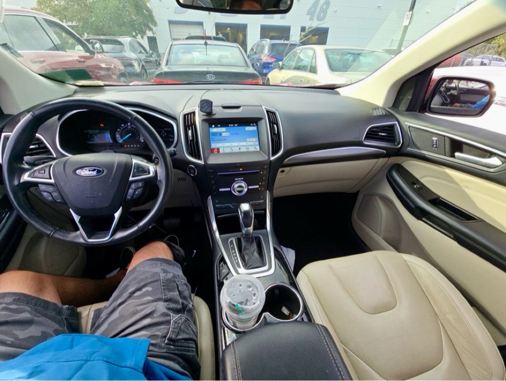 2017 Ford Edge Image 8