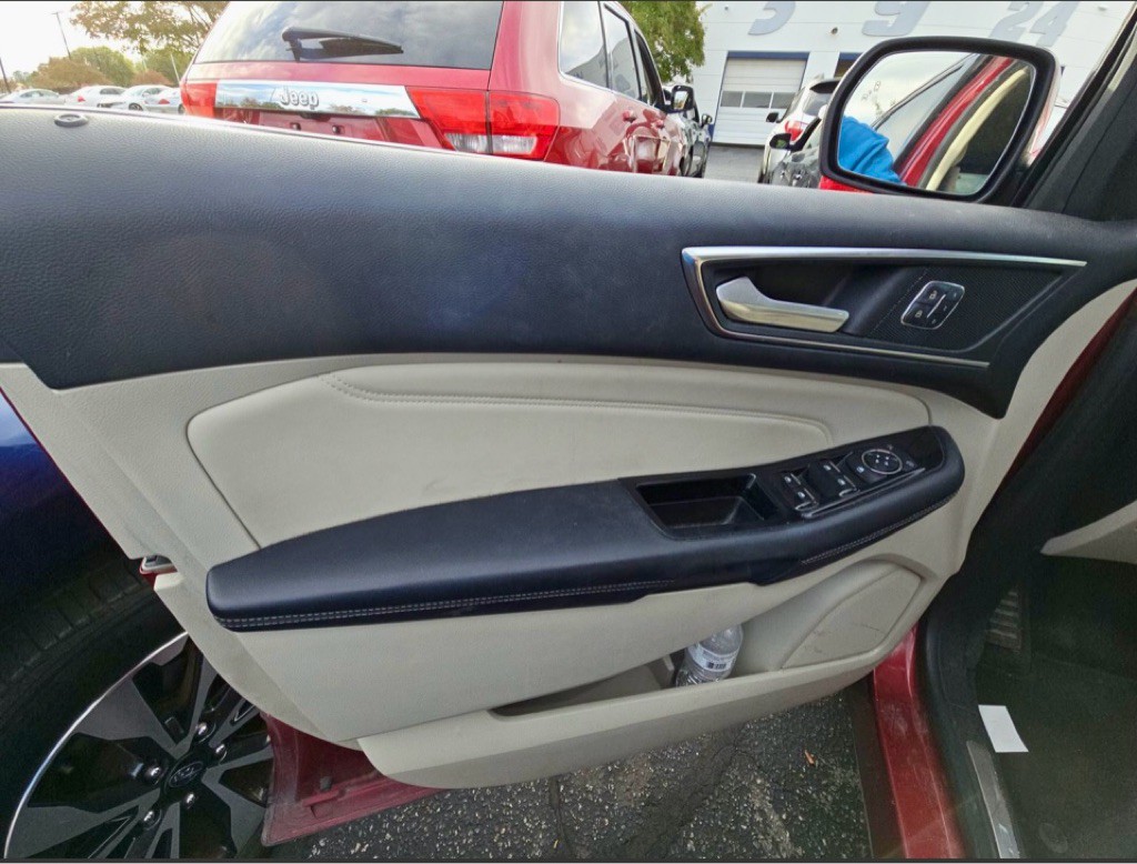 2017 Ford Edge Image 10