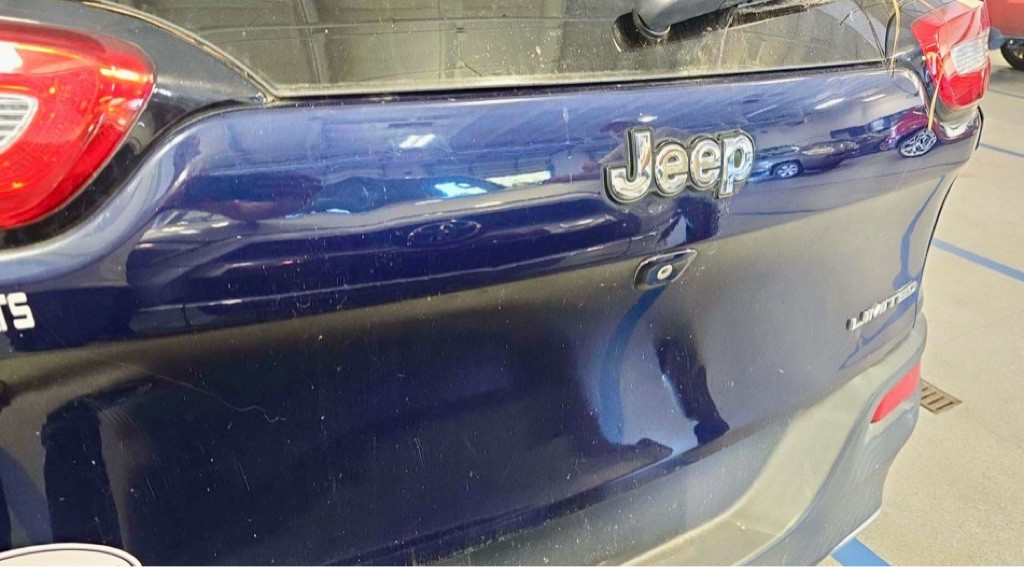 2015 Jeep Cherokee Image 16