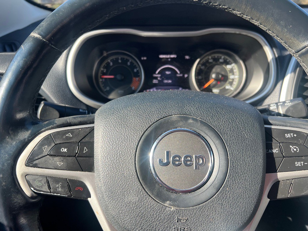 2015 Jeep Cherokee Image 31