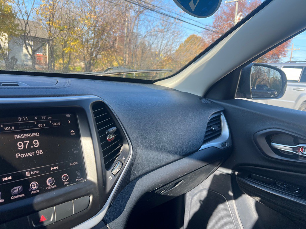 2015 Jeep Cherokee Image 34