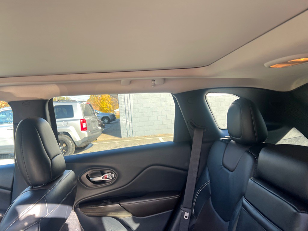 2015 Jeep Cherokee Image 44