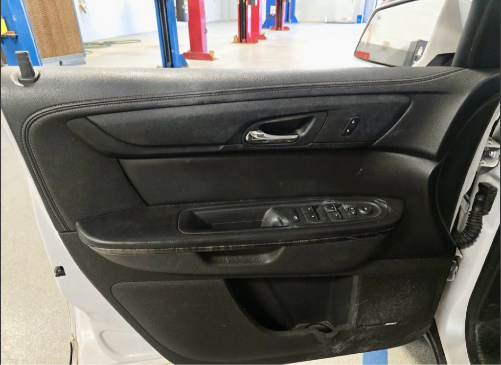 2016 GMC Acadia Image 9