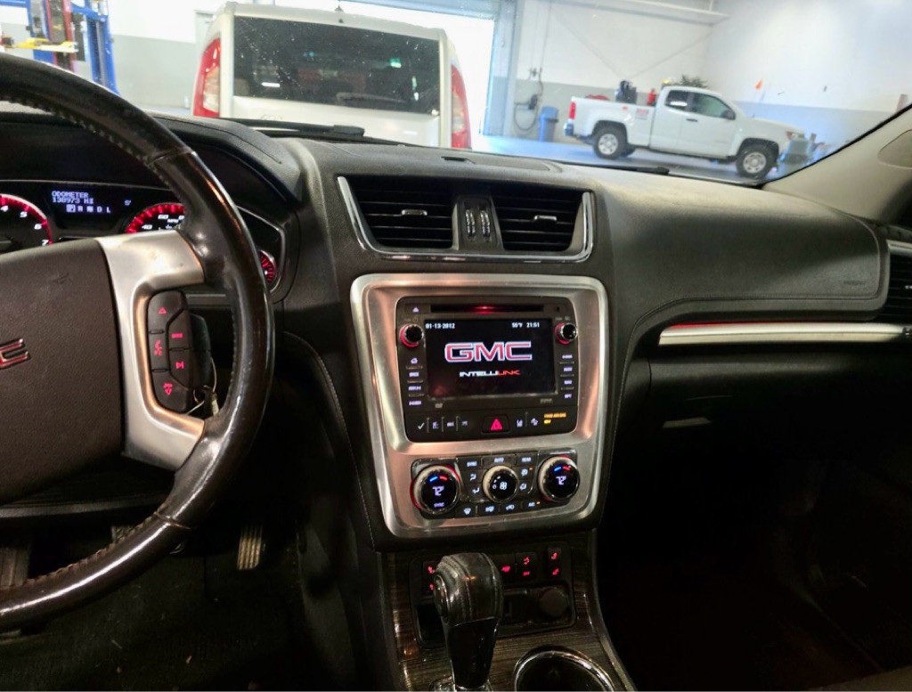 2016 GMC Acadia Image 8