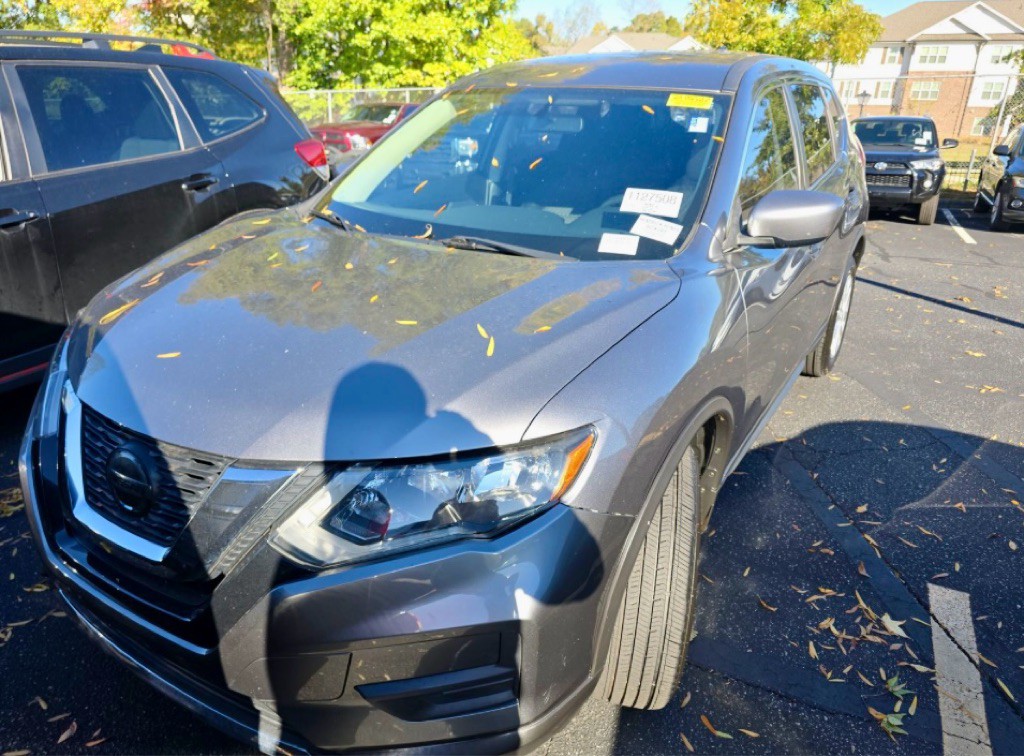 2018 Nissan Rogue Image 1