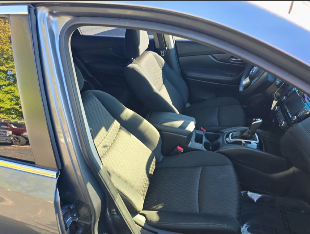 2018 Nissan Rogue Image 11