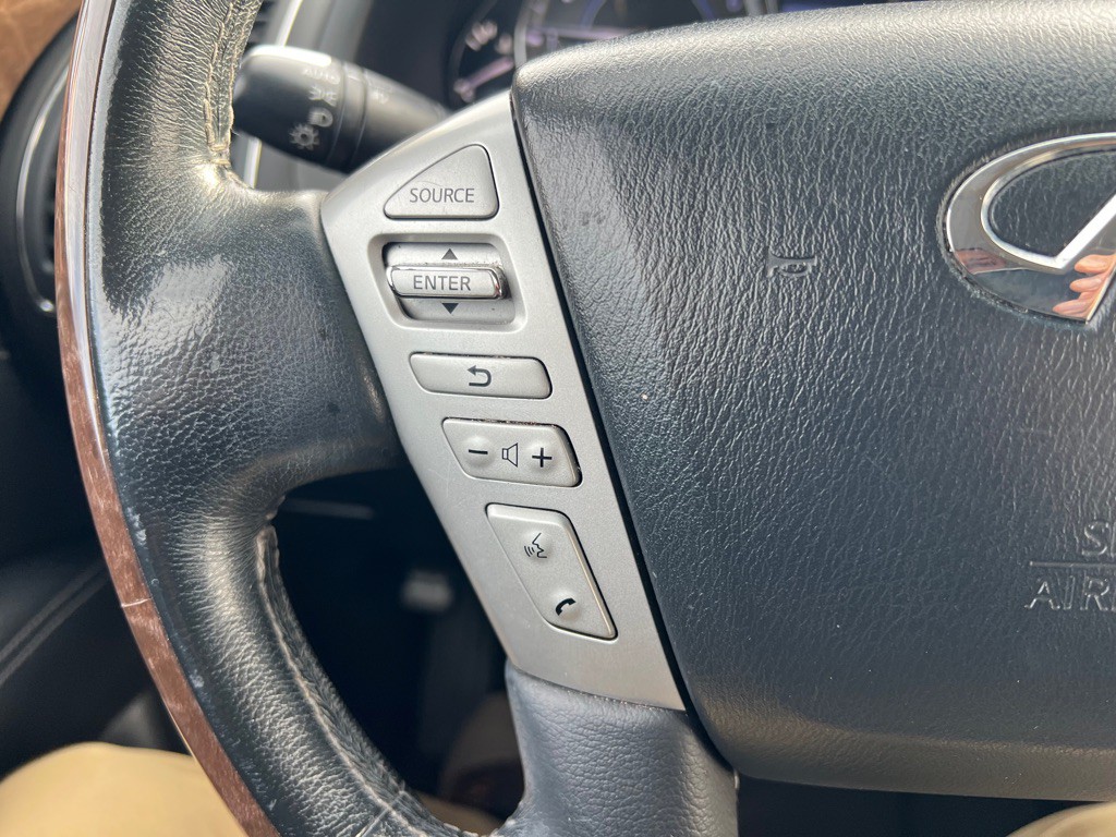 2017 INFINITI QX80 Image 36