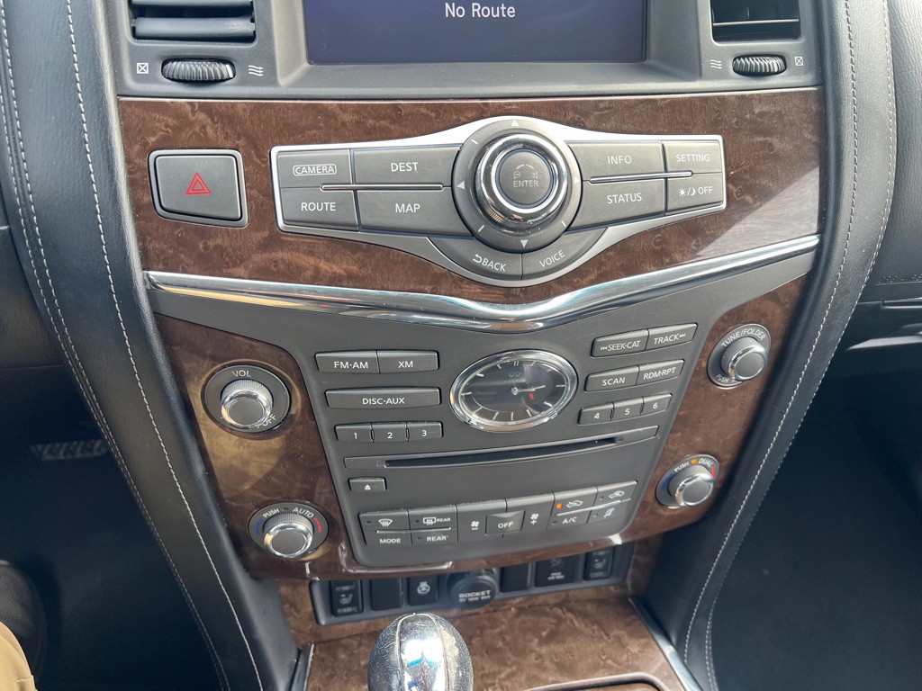 2017 INFINITI QX80 Image 37