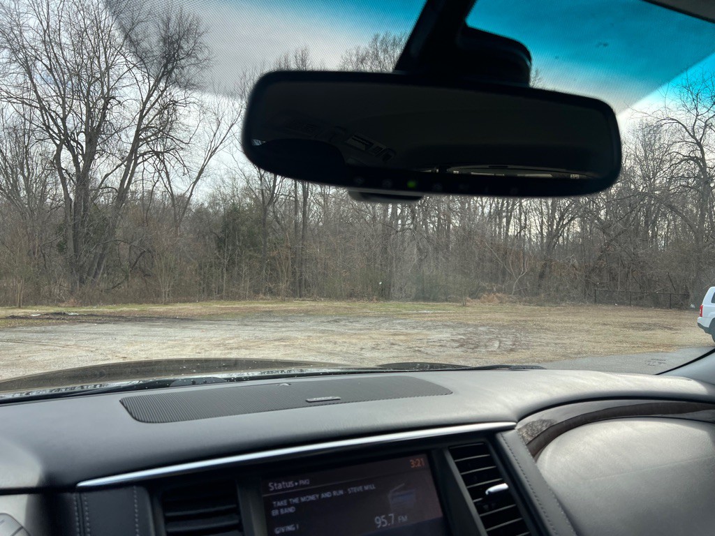 2017 INFINITI QX80 Image 41