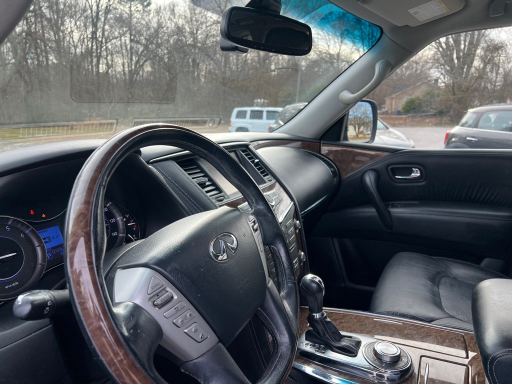 2017 INFINITI QX80 Image 45