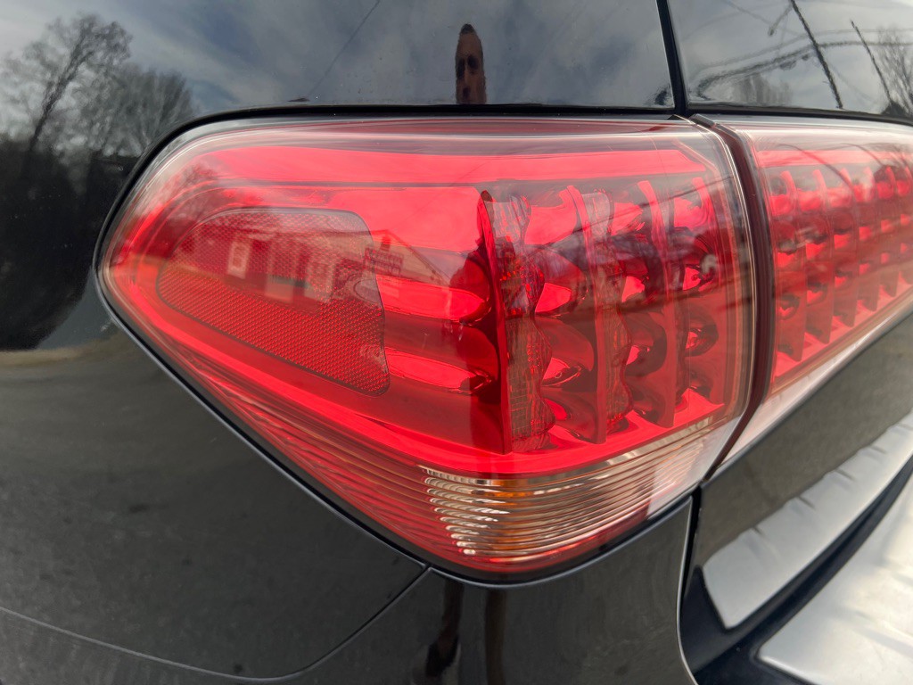 2017 INFINITI QX80 Image 57