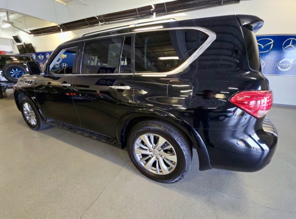 2017 INFINITI QX80 Image 6