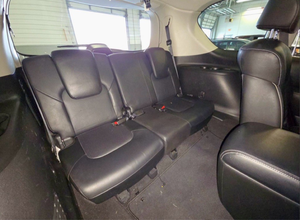 2017 INFINITI QX80 Image 14