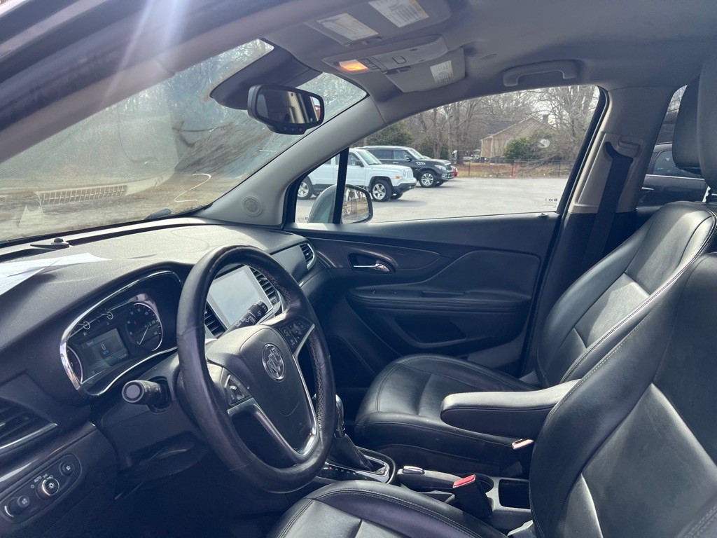 2017 Buick Enclave Image 32