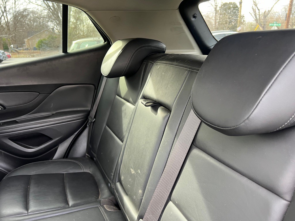 2017 Buick Enclave Image 38