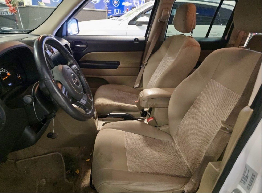 2015 Jeep Patriot Image 11