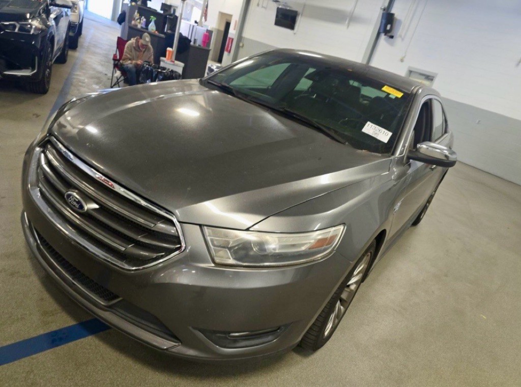 2014 Ford Taurus Image 1