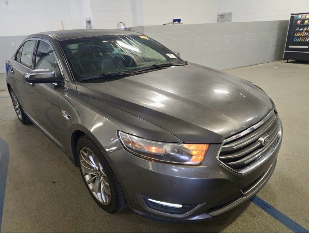 2014 Ford Taurus Image 2