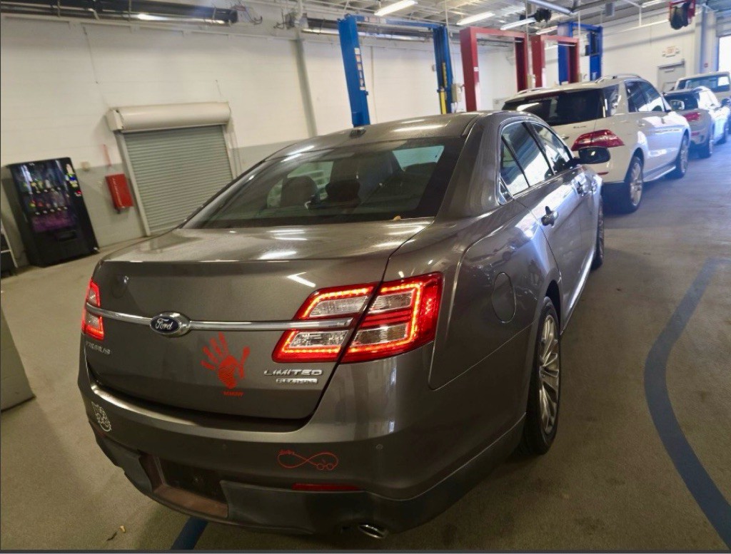 2014 Ford Taurus Image 4