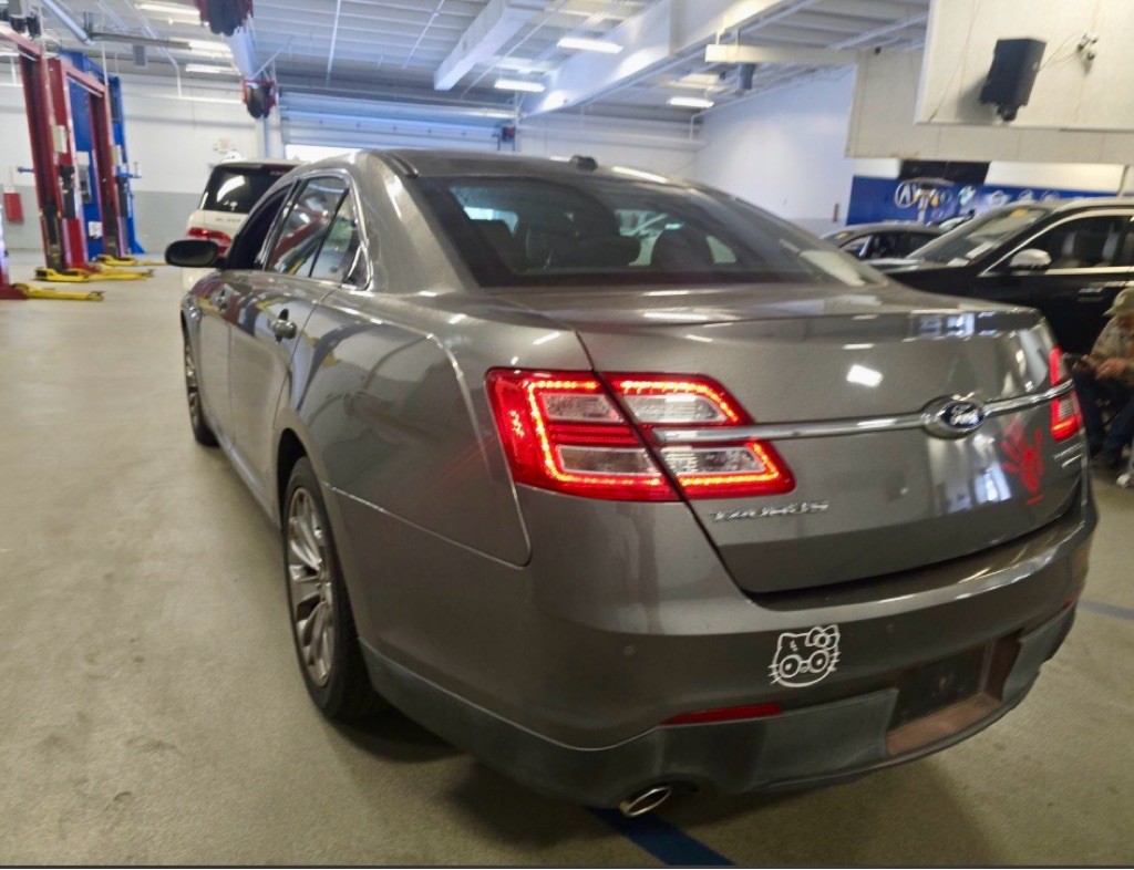2014 Ford Taurus Image 5